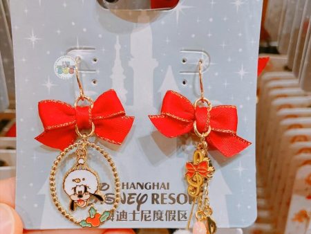 SHDL - Winter Mickey & Friends 2024 Collection x Goofy Earrings Set Online now